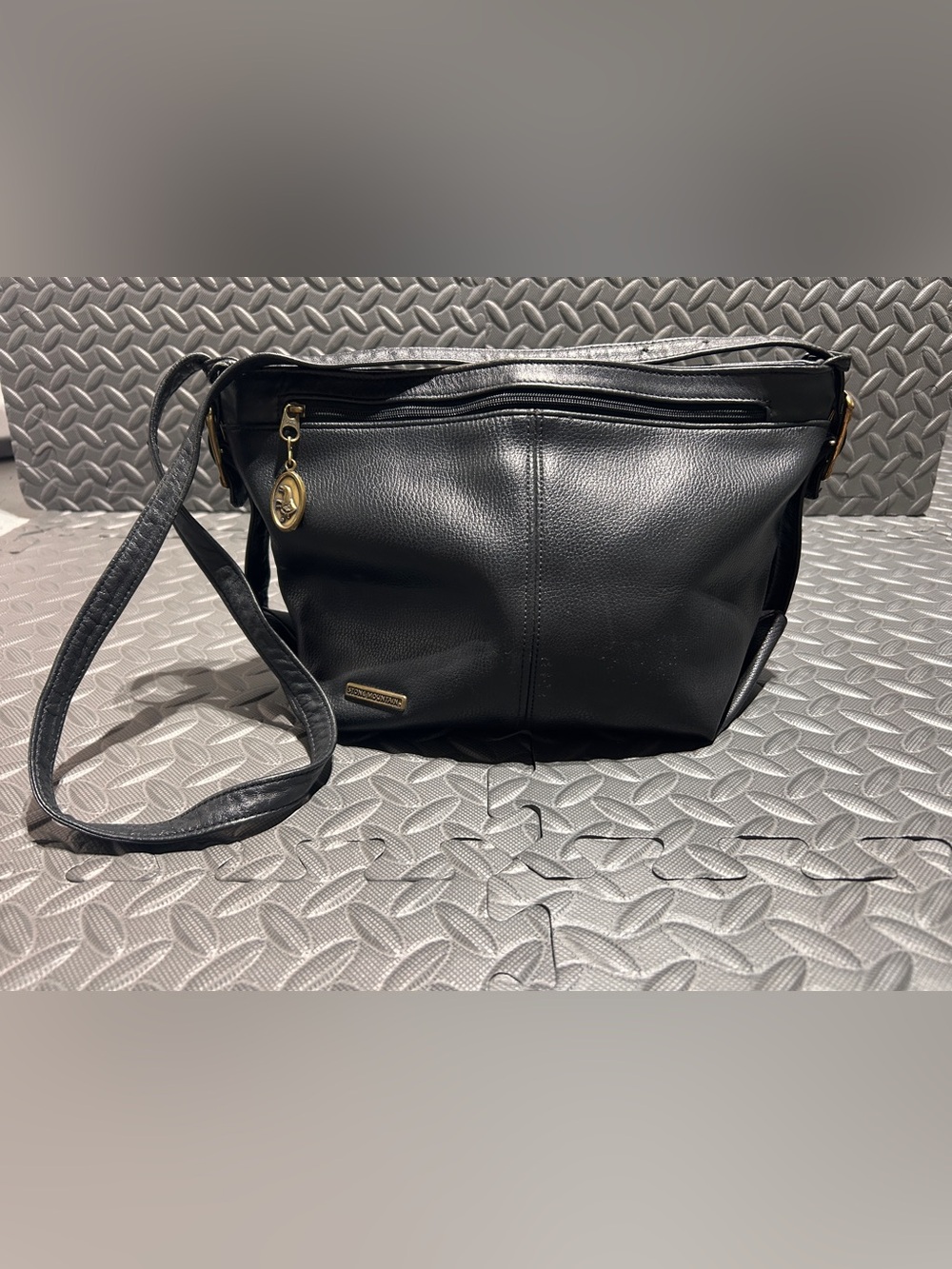 Stone Mountain Black Leather 90’s Shoulder Crossbody Bag